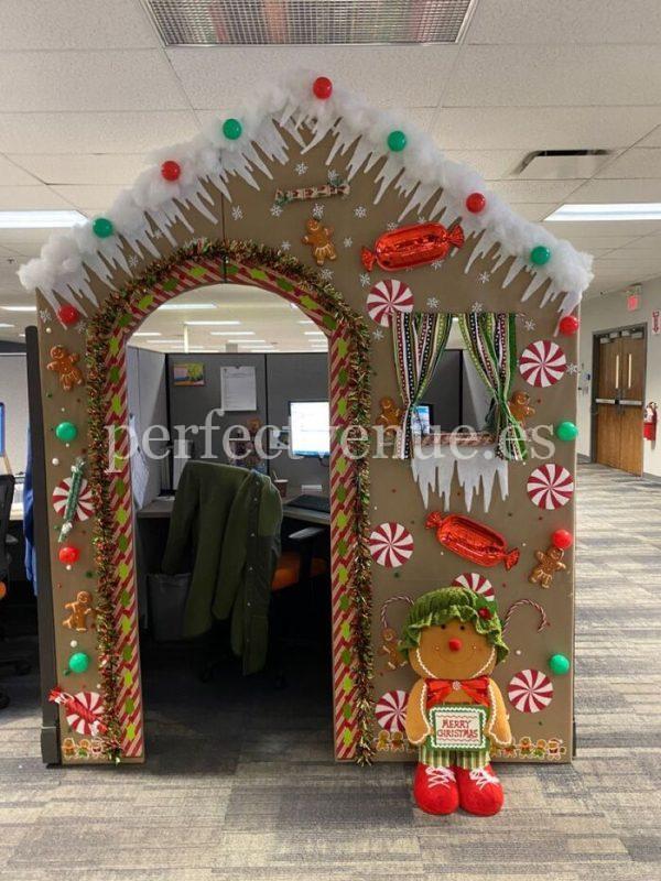 Christmas Family Day at the Office / Photo via Pinterest