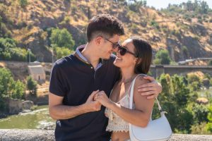 Marriage Proposal in Toledo on the Alcantara Bridge - Natalia Ortiz Events