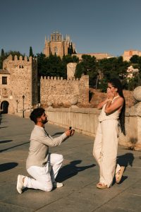 Marriage Proposal in Toledo on the San Martin Bridge - Natalia Ortiz Events