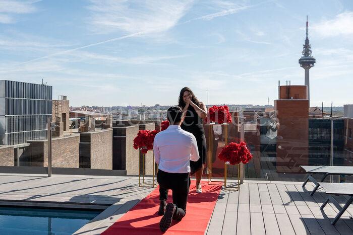 Proposal with a View in Madrid / Photo via Natalia Ortiz Events