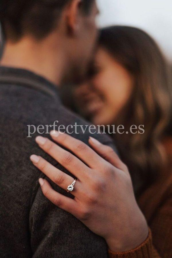 Professional photographer for a marriage proposal in Bilbao / Photo via Pinterest