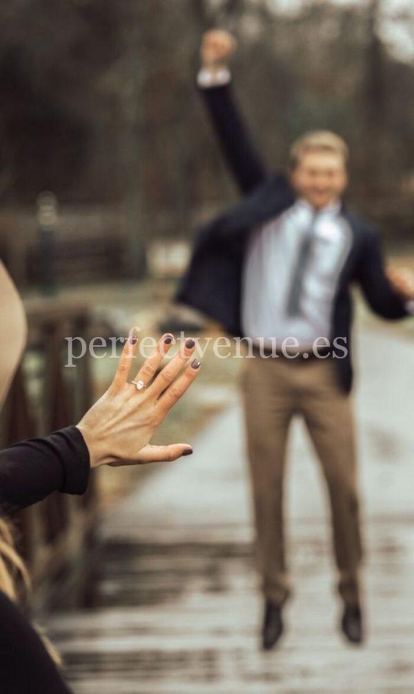 Professional photographer for a marriage proposal in Bilbao / Photo via Pinterest