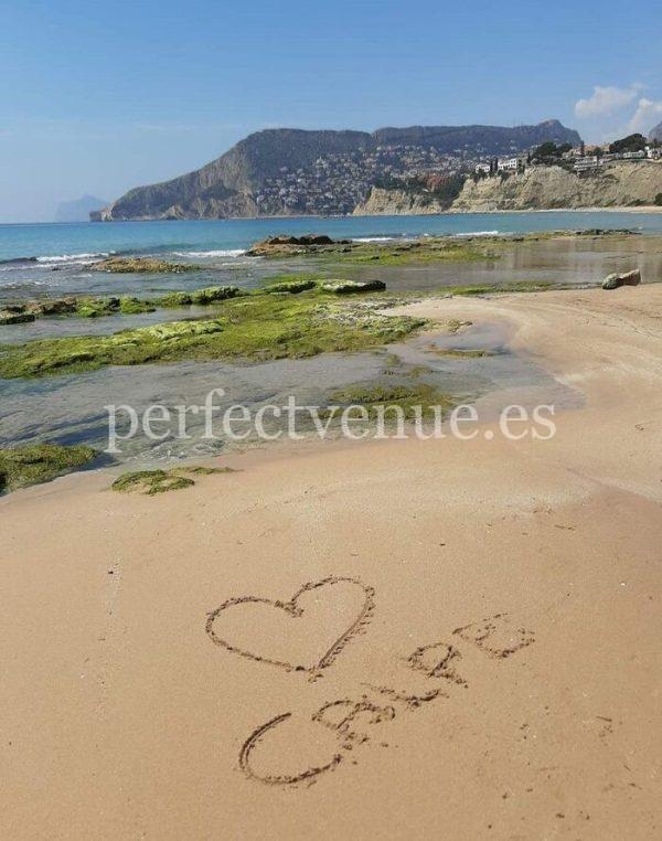 Professional photographer for a marriage proposal in Calpe / Photo via Pinterest