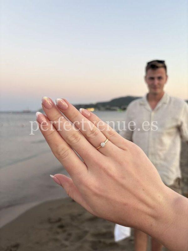Professional photographer for a marriage proposal in Calpe / Photo via Pinterest