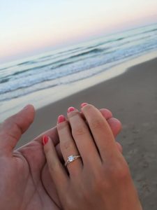 Professional photographer for a marriage proposal in Dénia / Photo via Pinterest