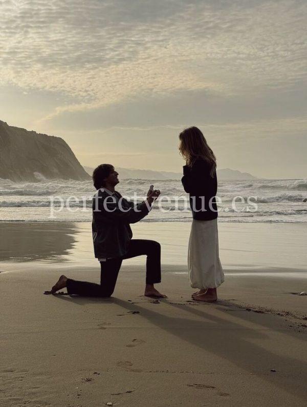 Professional photographer for a marriage proposal in San Sebastián / Photo via Pinterest