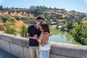 Pedida de mano en Toledo en el Puente de Alcántara - Natalia Ortiz Events