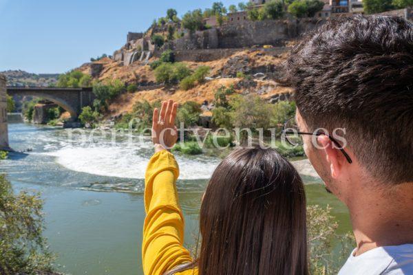 Marriage Proposal in Toledo on the Tagus River Trail - Natalia Ortiz Events