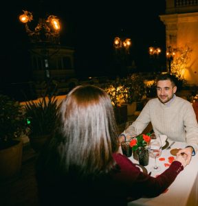 Cena romántica en un rooftop de Madrid