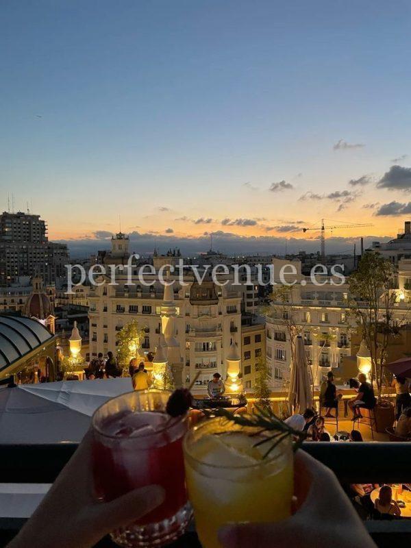 Romantic dinner on a rooftop in Madrid