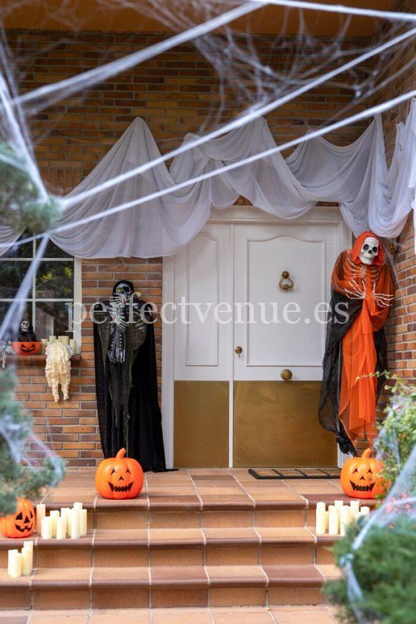Decorating Your House for Halloween / Photo via Natalia Ortiz Events