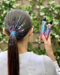 Glitter bar for girls / Photo via Pinterest