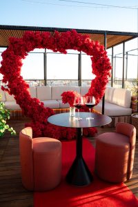 Marriage proposal in rooftop / Natalia Ortiz Events