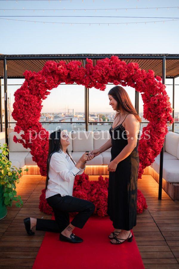 Marriage proposal in a rooftop in madrid / natalia ortiz events