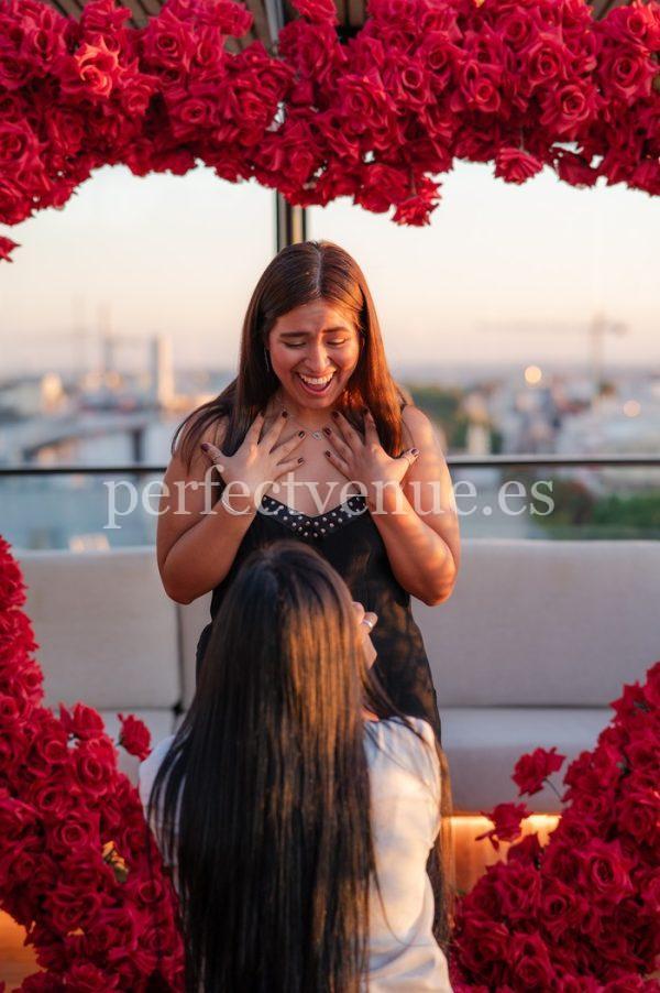 Marriage proposal in a rooftop in madrid / natalia ortiz events
