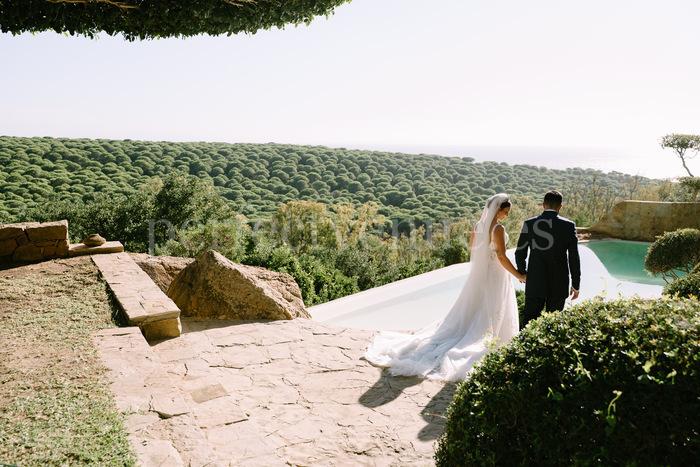Sesión de fotos de boda en Cádiz / Foto vía María Benítez Fotografía