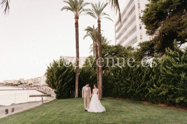 Wedding photoshoot in Ibiza / Photo via Natalia Ortiz Events