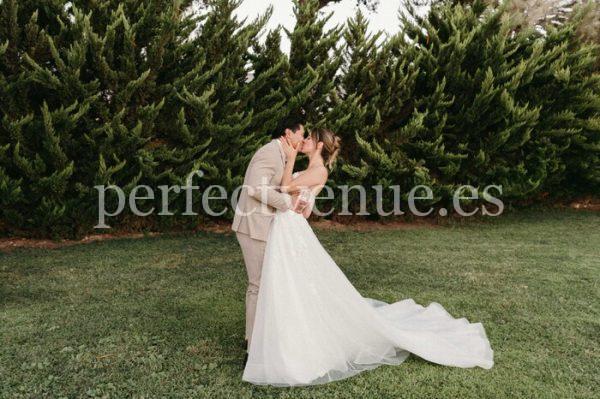 Wedding photoshoot in Ibiza / Photo via Natalia Ortiz Events
