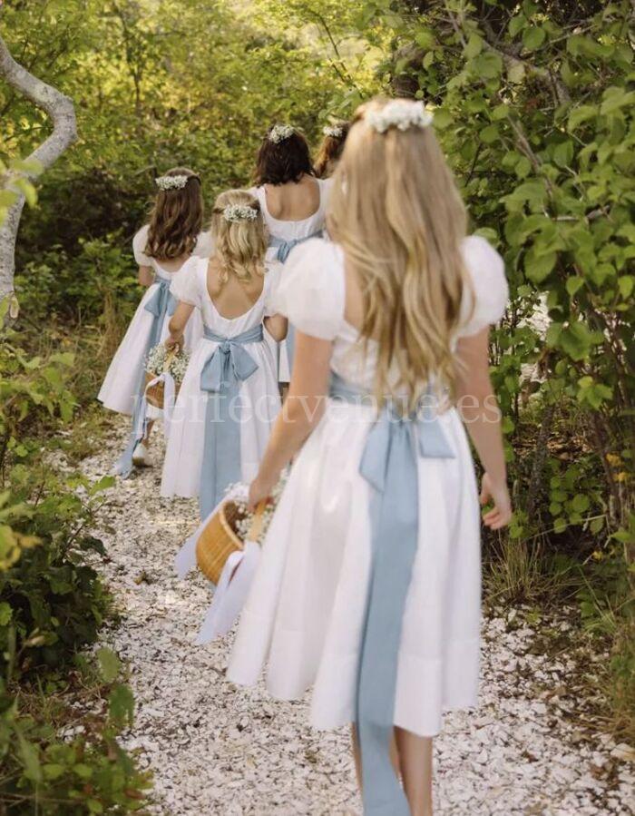 Chic picnic-style communions / Photo via Pinterest