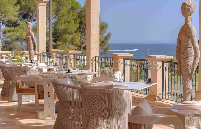 Restaurants to celebrate Valentine’s Day in Mallorca / Photo via Es Fum