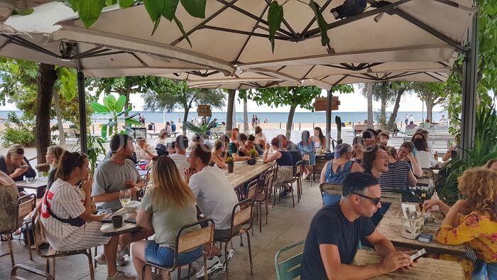 Mejores restaurantes en La Barceloneta de Barcelona Mejores restaurantes en La Barceloneta de Barcelona / Foto vía Barcelona Segway