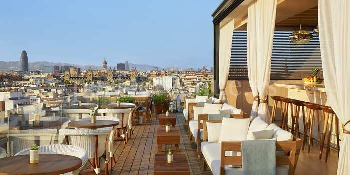 Restaurants to celebrate Valentine’s Day in Barcelona / Photo via EDITION Hotels