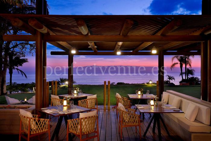 Restaurants to celebrate Valentine's Day in Tenerife / Photo via Choose The Moon