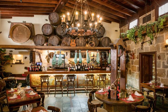 Restaurants to Celebrate Valentine’s Day in Lanzarote / Photo via La Cascada y Bodega