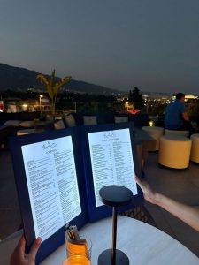 Marriage proposal in Marbella at Rooftop Air / Photo via Svetlana Goncharova