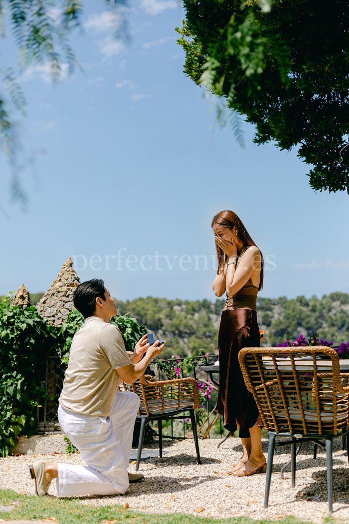 Marriage proposal in Mallorca / Photo via Natalia Ortiz Events
