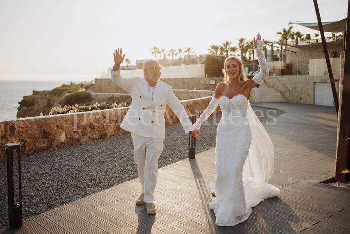 Boda con vistas al mar en Ibiza en 7Pines Resort | Foto vía Dario Ibiza Photography / Bliss Ibiza Wedding Planner