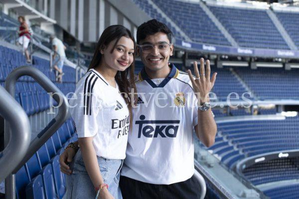 Pedida de mano en el Santiago Bernabéu / Foto vía Natalia Ortiz Events