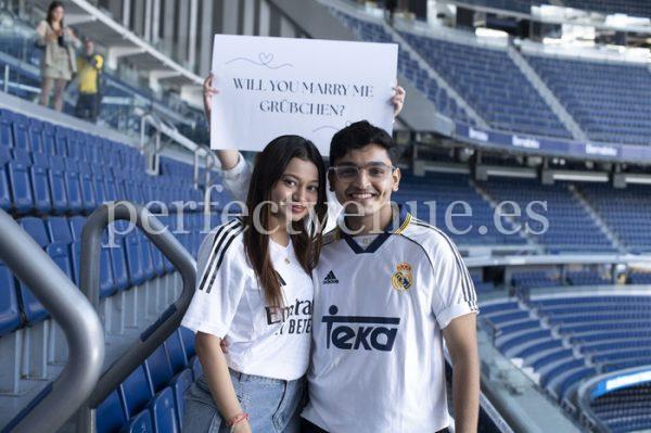 Pedida de mano en el Santiago Bernabéu / Foto Vía Natalia Ortiz Events