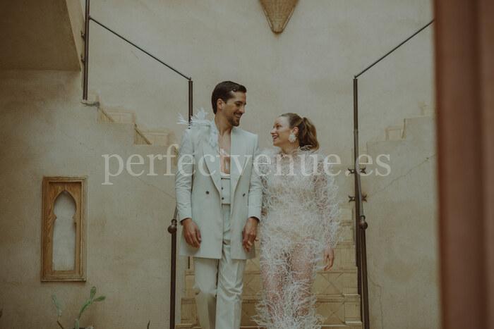 Wedding photographer in Madrid / Photo via Perfect Venue