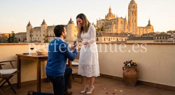 Marriage proposal in Segovia at the La Postal restaurant / Photo via Perfect Venue