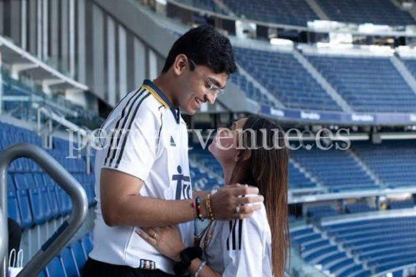 Marriage proposal at the Bernabéu Stadium / Photo via Natalia Ortiz Events
