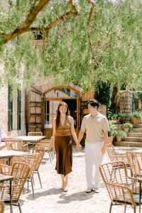 Engagement at Ca's Xorc / Photo via Natalia Ortiz Events