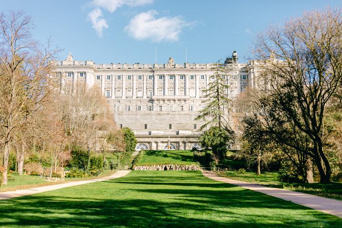 Marriage proposal at the Royal Palace of Madrid