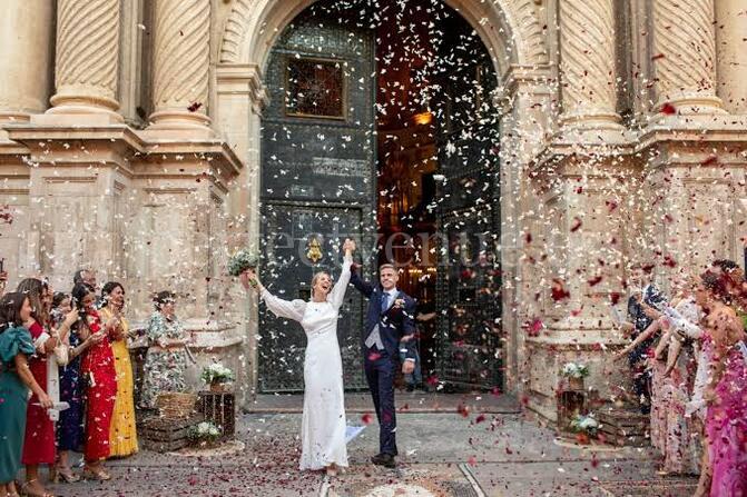 Fotógrafos de bodas en Alicante / Foto vía Perfect Venue