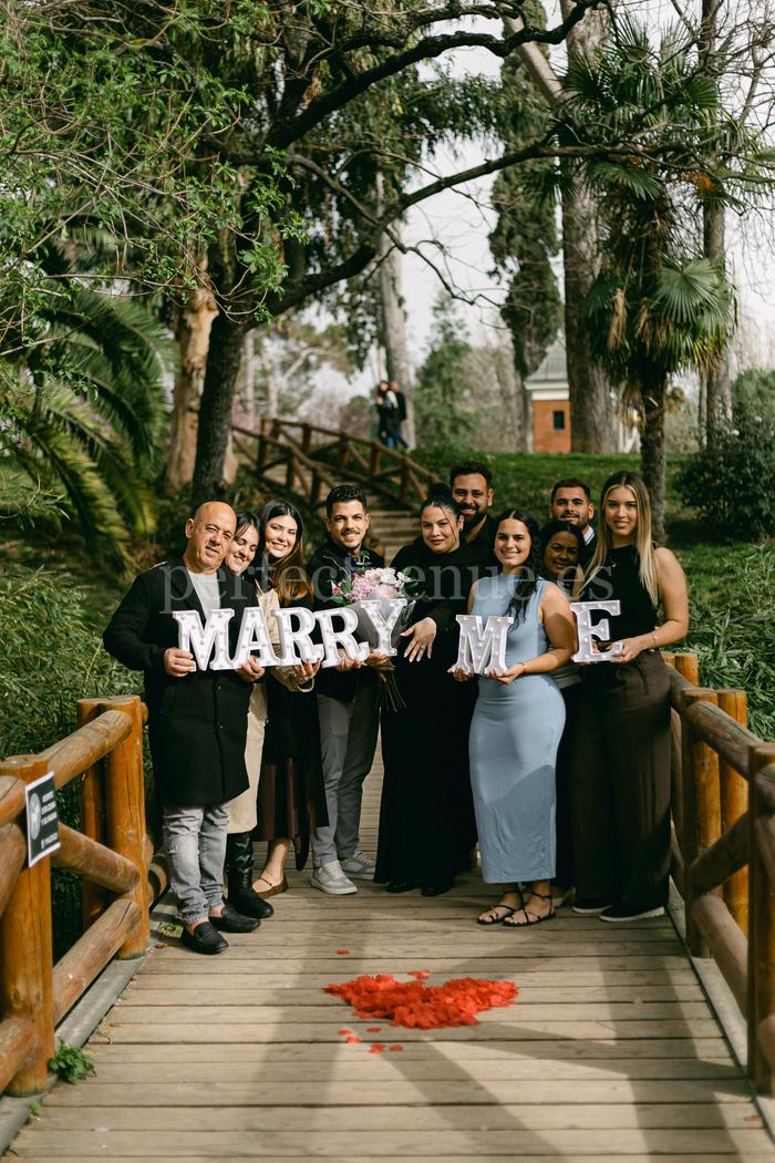 pedida de mano en el Retiro con almendros / Weddings and Events by Natalia Ortiz
