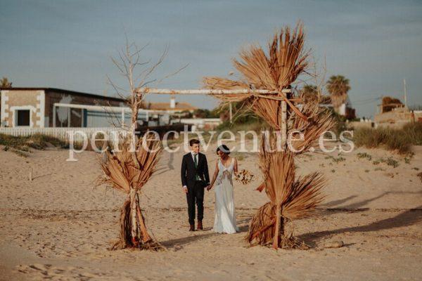 Beach Elopement in Spain - Natalia Ortiz Events