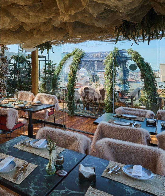 Luxury birthday in Madrid / Photo via Pinterest