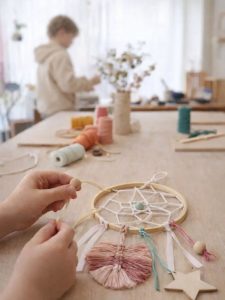 comunión con talleres en Madrid de atrapasueños / Foto via Pinterest