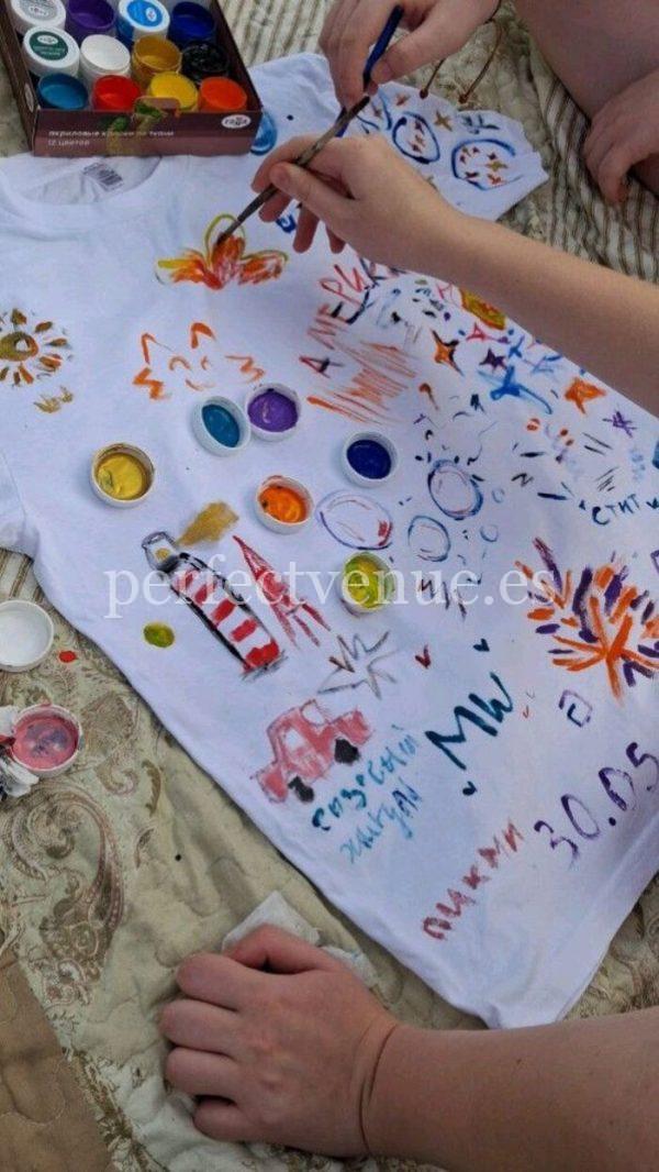 comunión con talleres en Madrid de camisetas / Foto via Pinterest