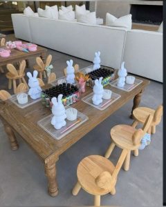 comunión con talleres en Madrid de figuras de yeso / Foto via Pinterest