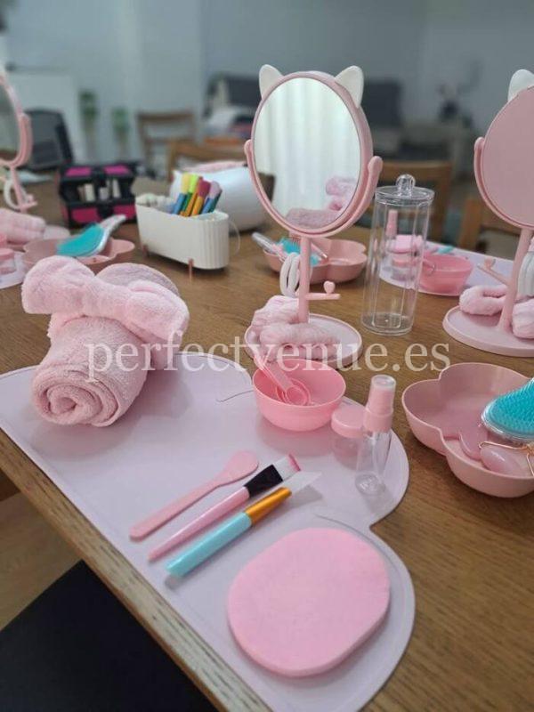comunión con talleres en Madrid de maquillaje / Foto via Pinterest