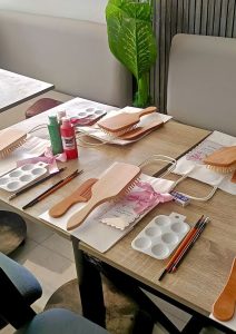 comunión con talleres en Madrid de peine / Foto via Pinterest