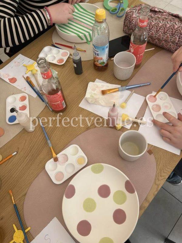 comunión con talleres en Madrid de platos / Foto via Pinterest