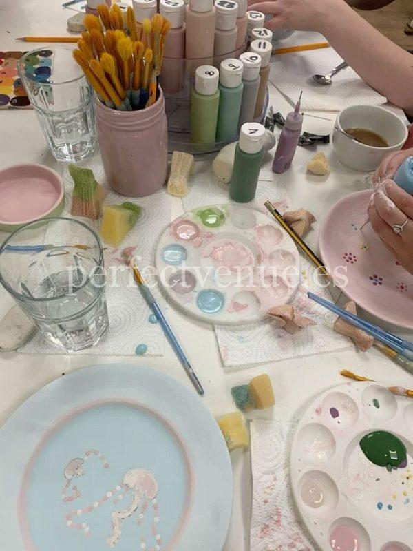 comunión con talleres en Madrid de platos / Foto via Pinterest