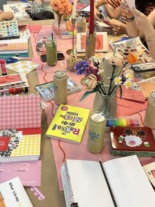 comunión con talleres en Madrid de scrapbook / Foto via Pinterest